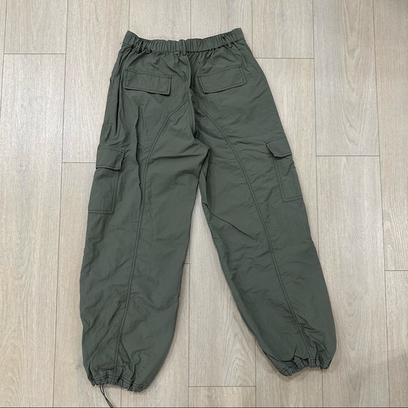 green parachute cargo pants - Picture 2 of 6